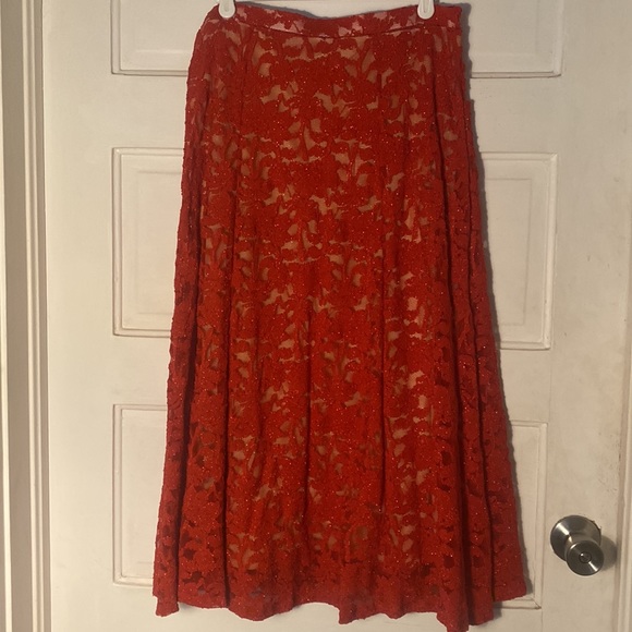 Lularoe Elegant lace red and nude skirt with pockets! - Picture 2 of 5
